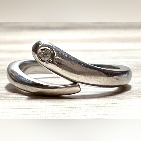 Vintage Designer HD/N Sterling Silver Diamond Bypass Band Ring, Size 6, 4g - Picture 2 of 10